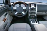Chrysler 300C 2005 года